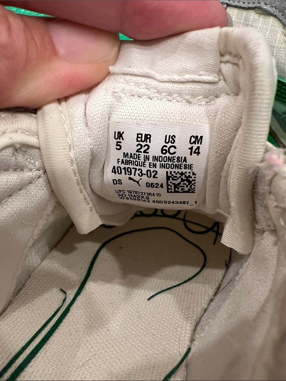 Puma Kids White, Gray & Green Retro Runner - Picture 8 of 8